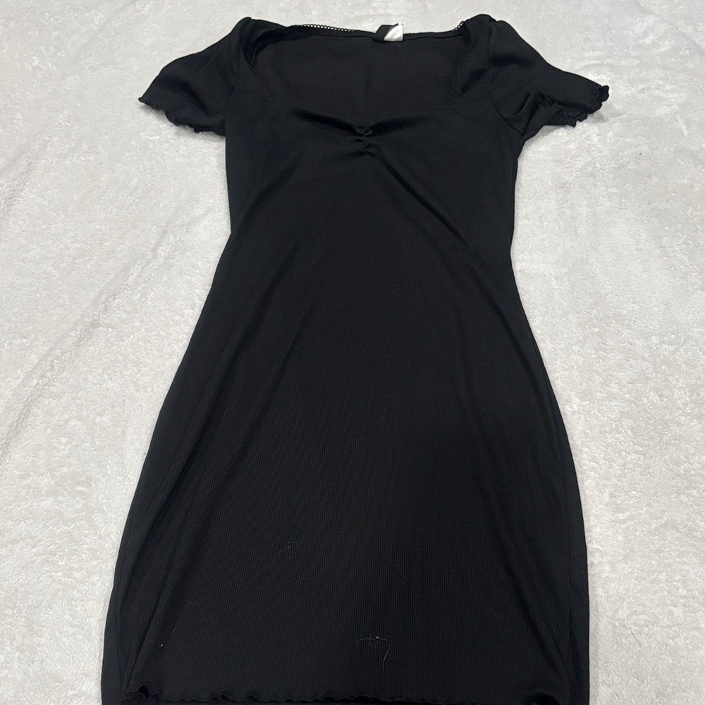 ⭐️ 2/$10 - Divided Black Short Sleeve Knit Dress - Classic Women's Dress